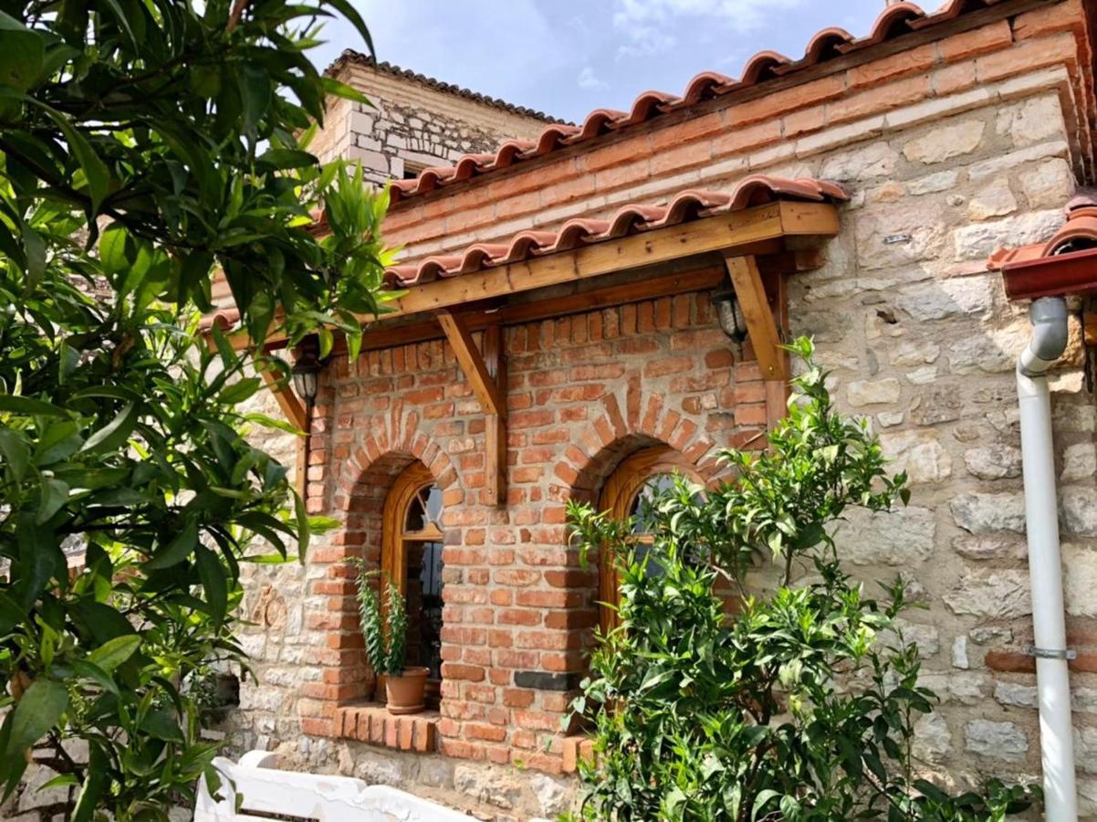 Villa Muzhaqi Nivice Buitenkant foto