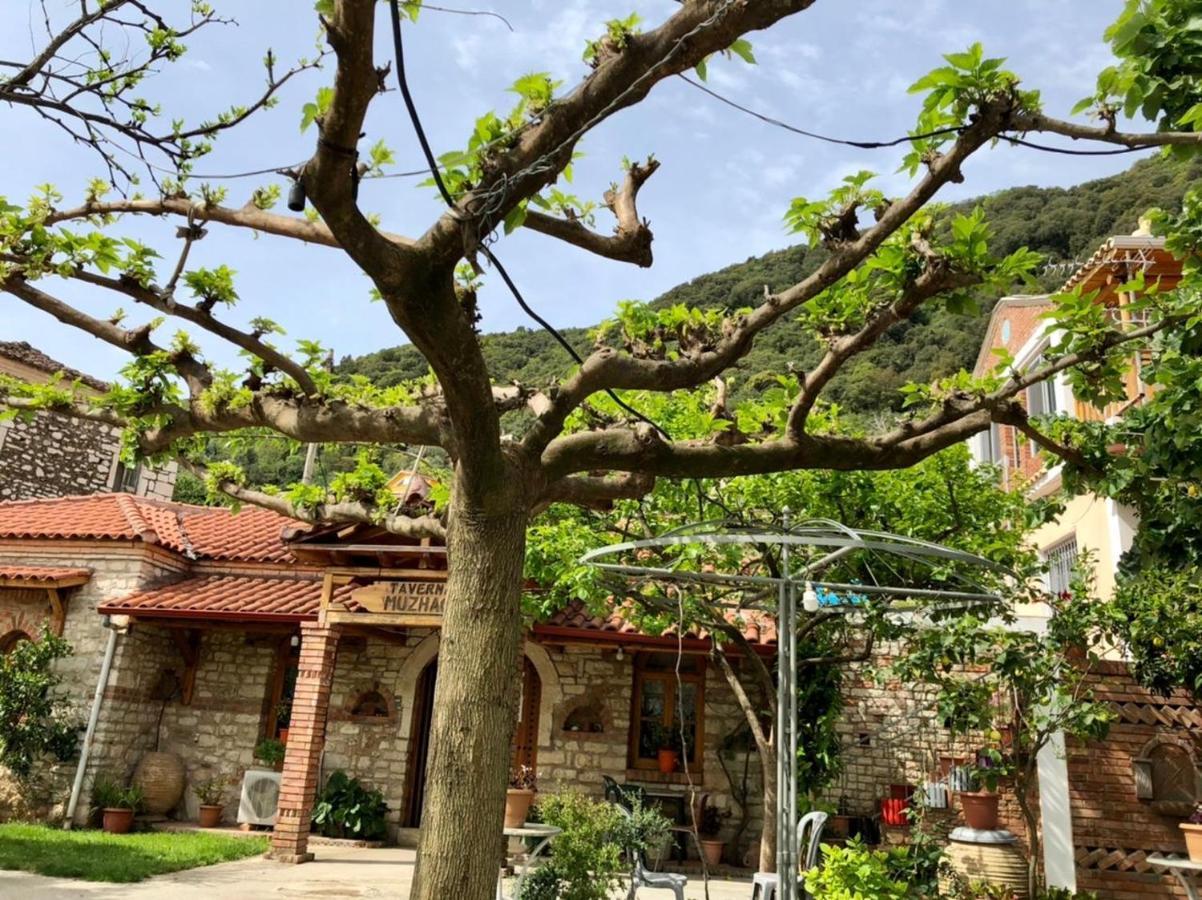 Villa Muzhaqi Nivice Buitenkant foto