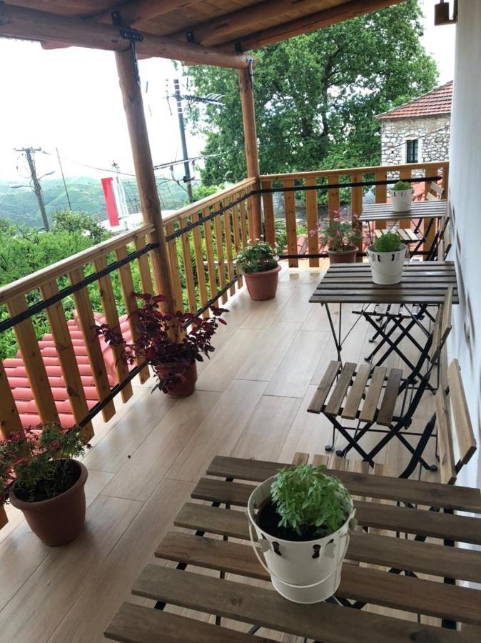 Villa Muzhaqi Nivice Buitenkant foto