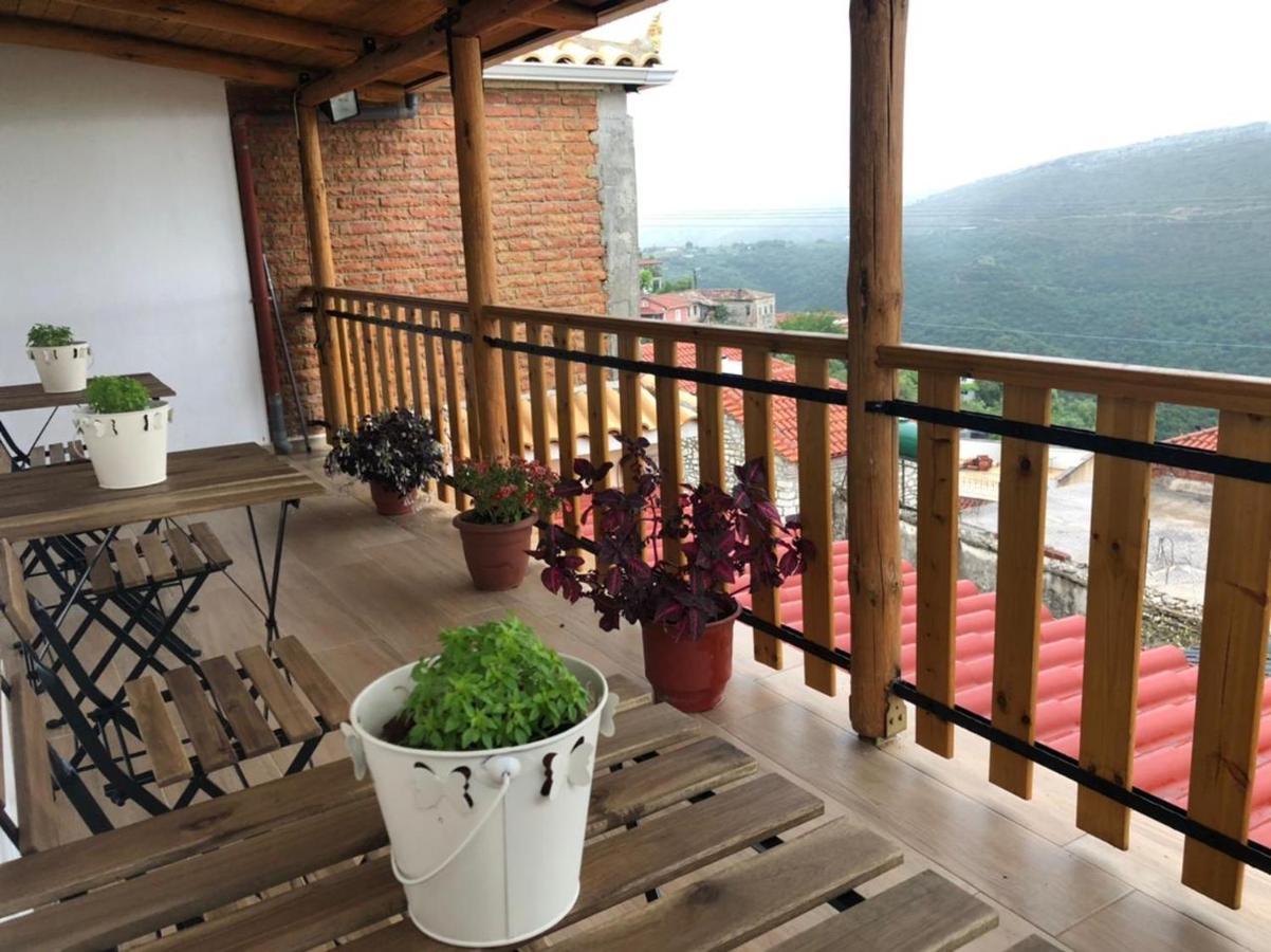 Villa Muzhaqi Nivice Buitenkant foto