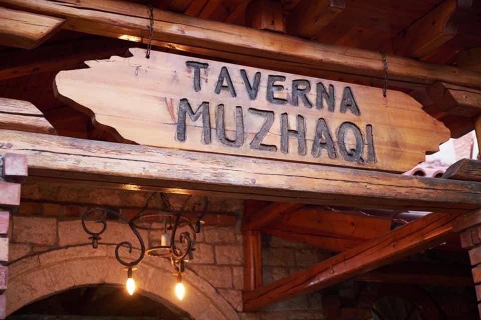 Villa Muzhaqi Nivice Buitenkant foto