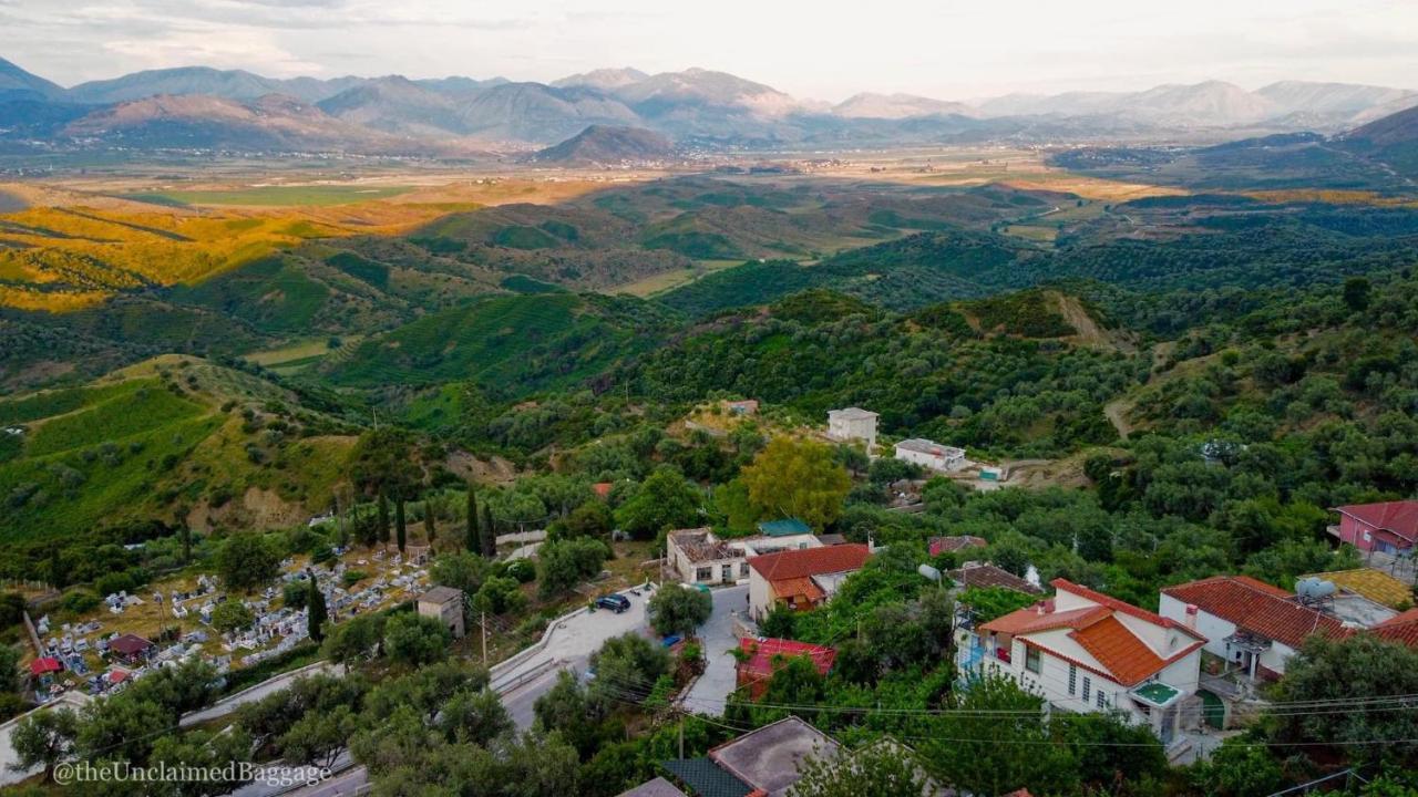 Villa Muzhaqi Nivice Buitenkant foto